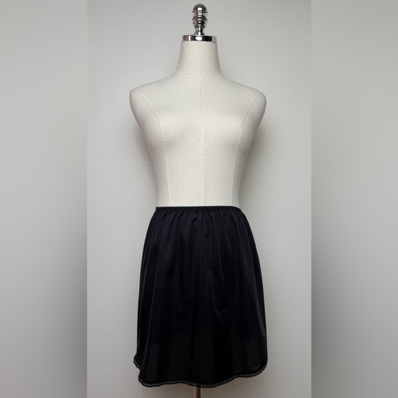 Vintage Vanity Fair Black Mini Nylon Half Slip Skirt Medium - Picture 2 of 9
